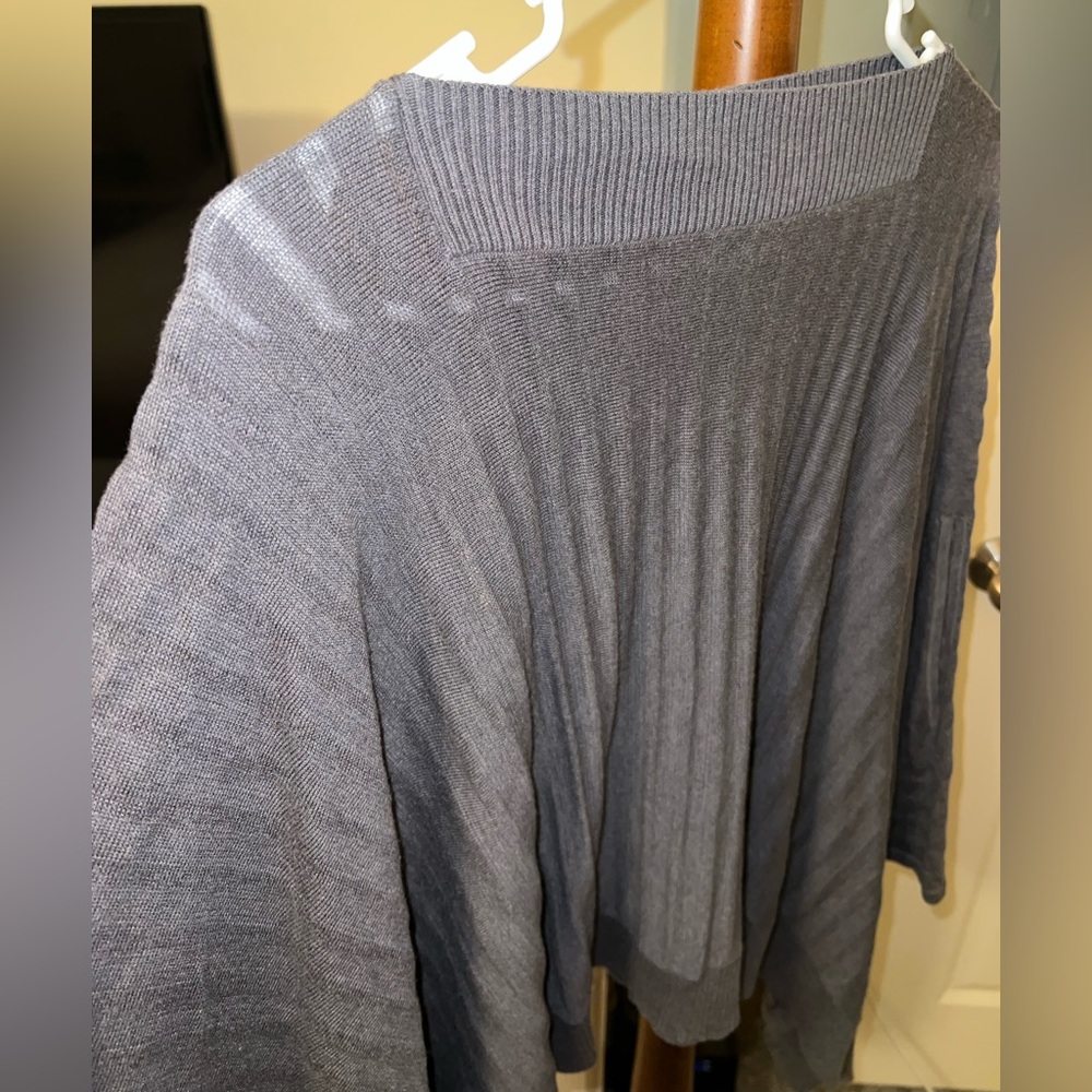 SOLD - Lululemon Forward Flow Poncho OS - Picture 4 of 9